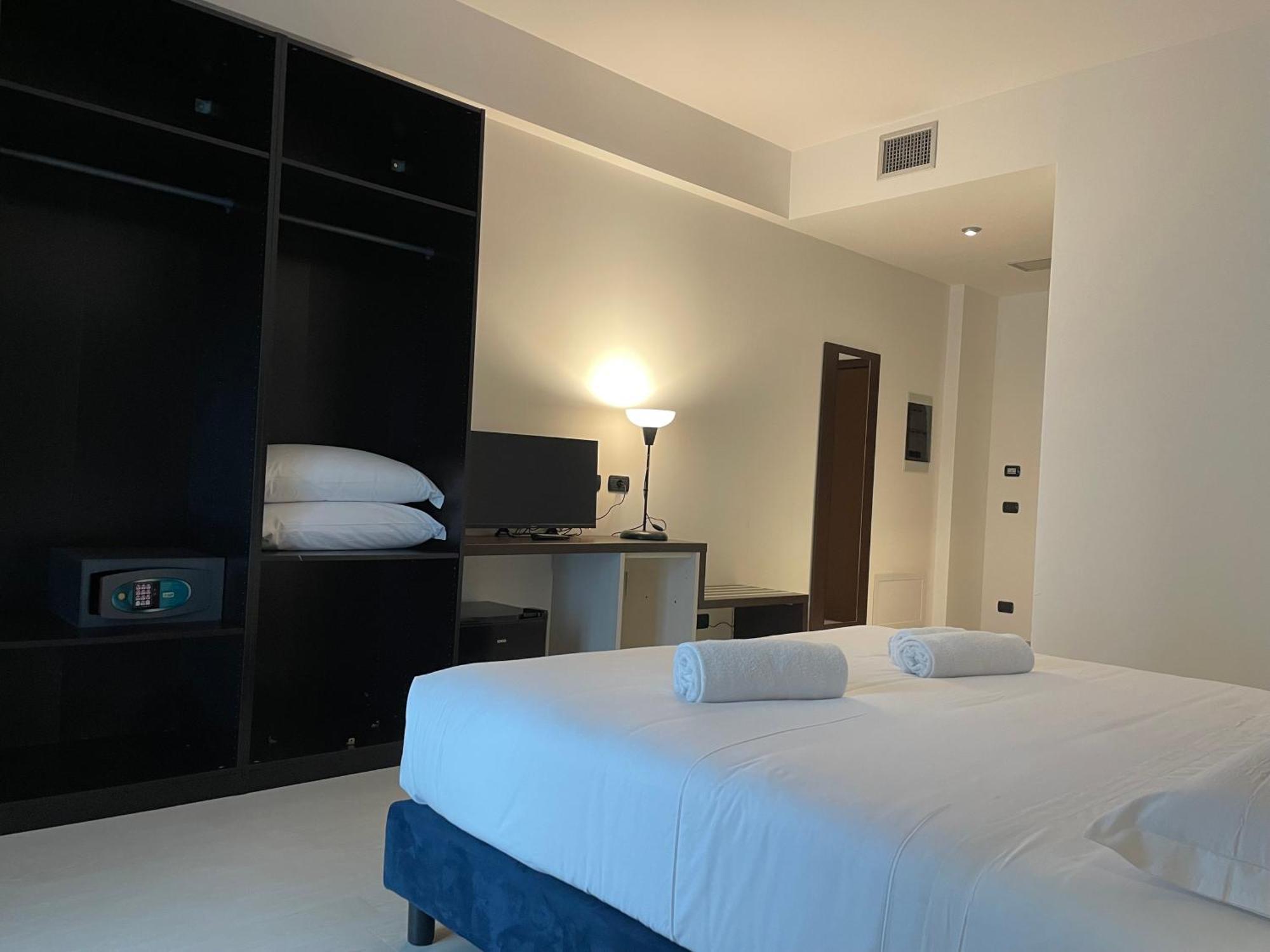 Maestrale Resort Hotel - גרוסטו מראה חיצוני תמונה