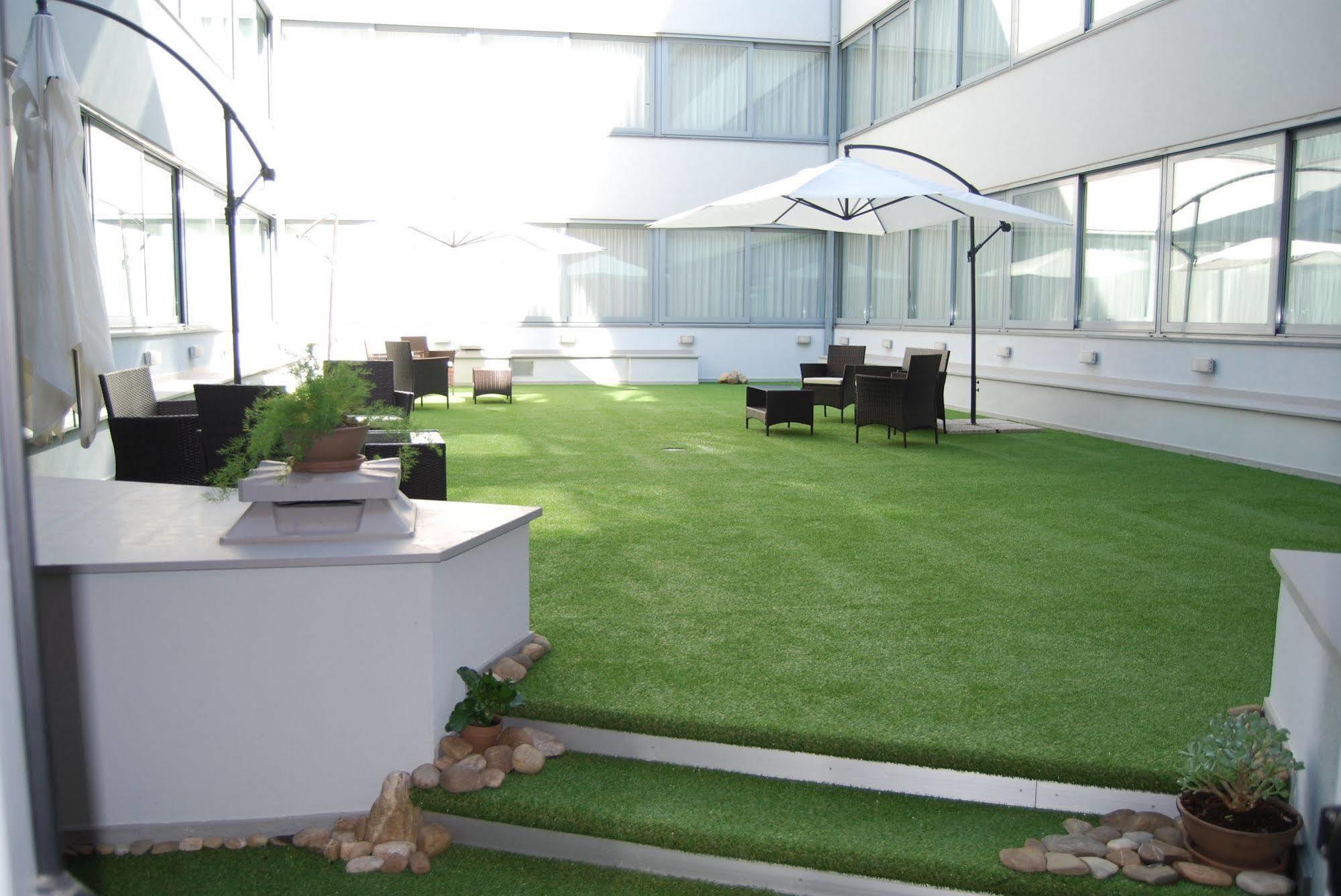 Maestrale Resort Hotel - גרוסטו מראה חיצוני תמונה