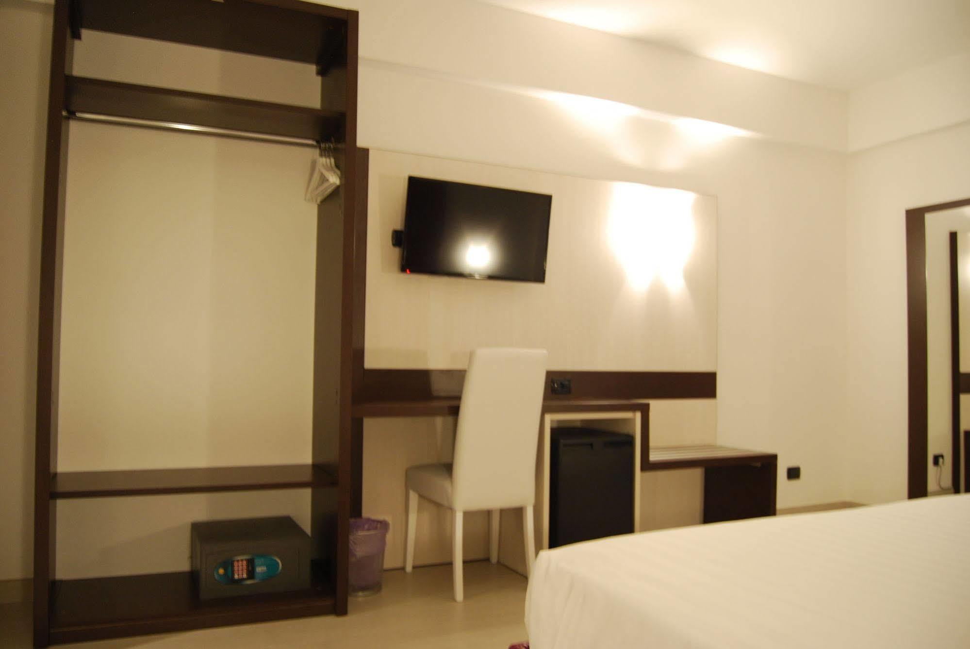 Maestrale Resort Hotel - גרוסטו מראה חיצוני תמונה